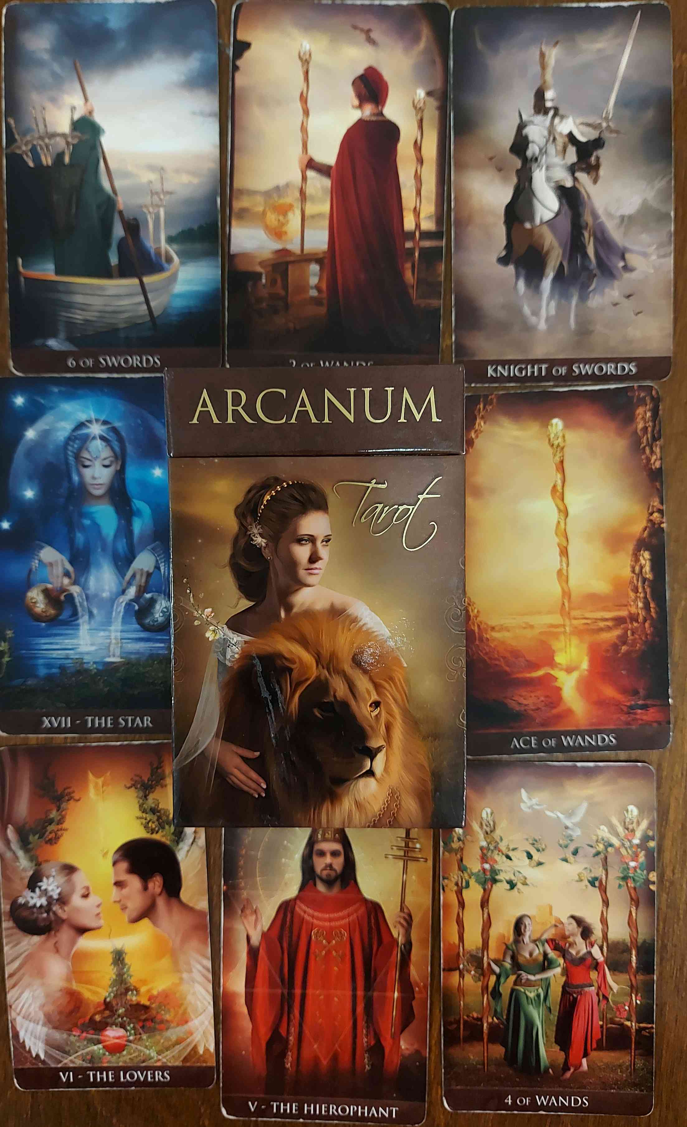 Arcanum pakka ja kortteja